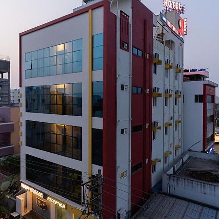 Hotel Mookambika Comforts Tirupati Buitenkant foto