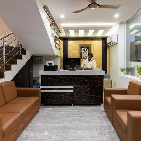 Hotel Mookambika Comforts Tirupati Buitenkant foto