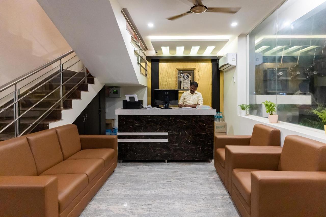 Hotel Mookambika Comforts Tirupati Buitenkant foto