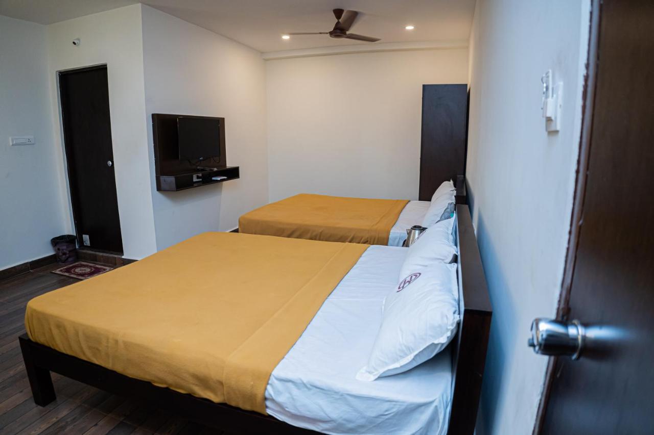 Hotel Mookambika Comforts Tirupati Buitenkant foto