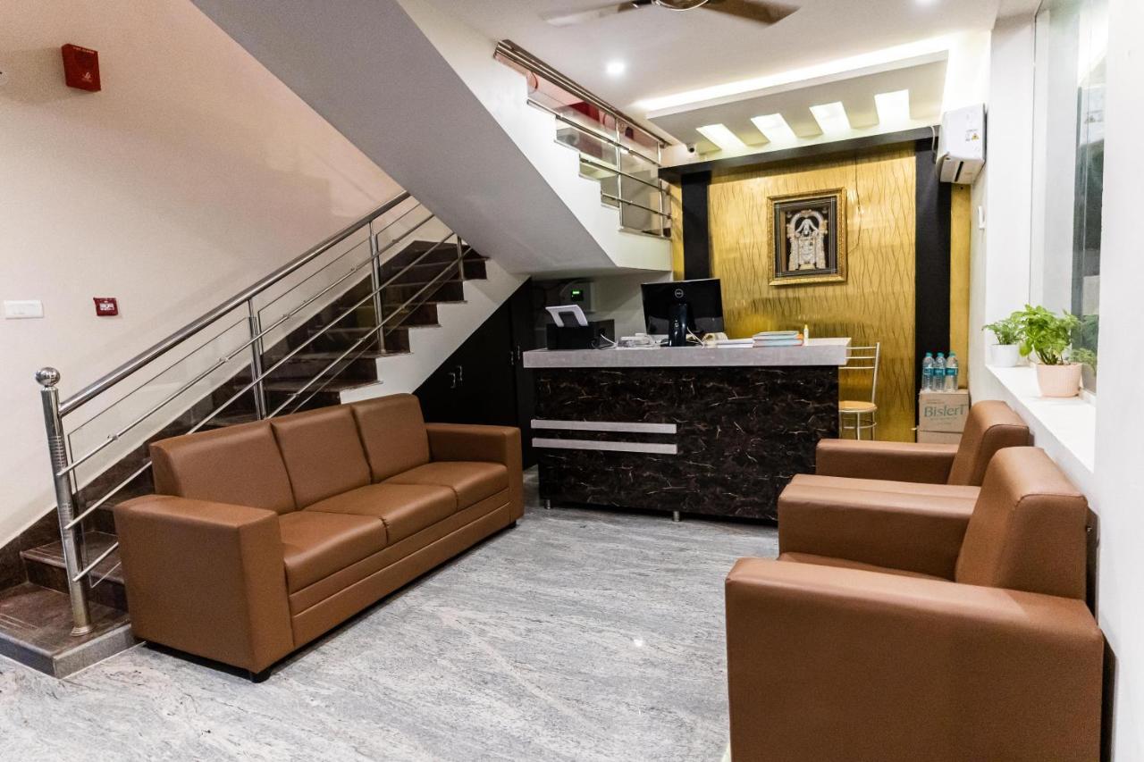 Hotel Mookambika Comforts Tirupati Buitenkant foto